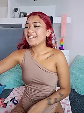 Layla em online show from 10, 3, 2026