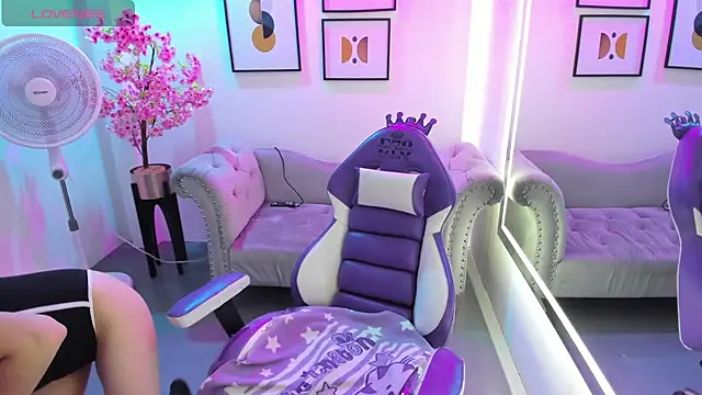 Victoria  doll online show from 26, 4, 2026