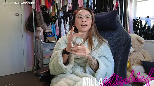 millamischief online show from 29, 7, 2026
