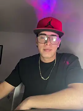 Snapshot of Maximuz1920 chatting on 17, 3, 2026 Maximuz1920 online show from 17, 3, 2026