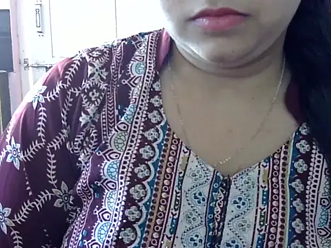 Cute Aliyaa online show from 22, 4, 2026