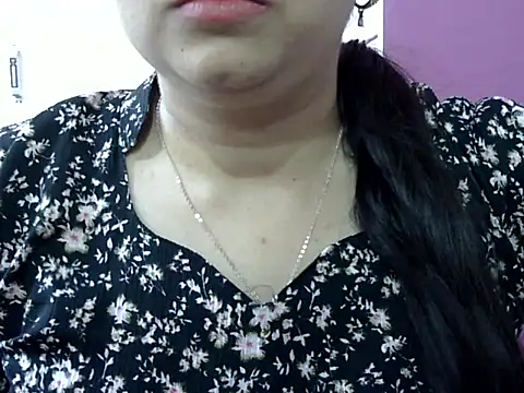 Cute Aliyaa online show from 25, 4, 2026