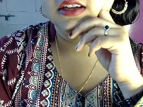 Cute Aliyaa online show from 25, 7, 2026