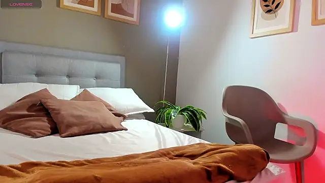 SalomeStorm  online show from 23, 4, 2026