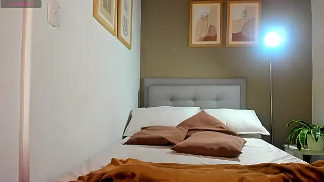 SalomeStorm  online show from 24, 4, 2026