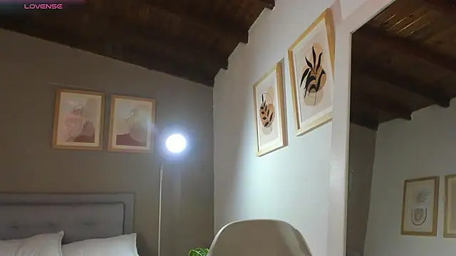 SalomeStorm  online show from 27, 4, 2026