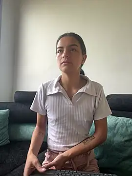 bliinkii and luka  online show from 6, 4, 2026