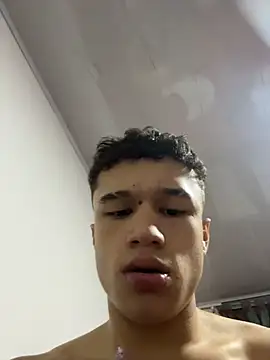 Snapshot of Dominik_Souza chatting on 28, 6, 2026 Dominik Souza online show from 28, 6, 2026
