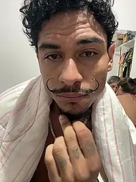 Jh0nZer0 online show from 26, 4, 2026