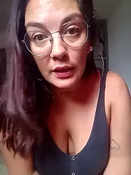 Snapshot of kuramaqueen chatting on 5, 3, 2026 kuramaqueen online show from 5, 3, 2026