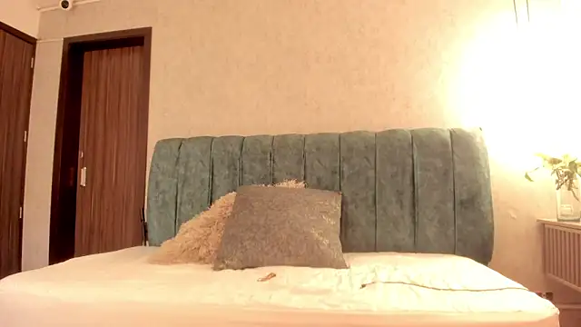 Aleera Walton online show from 21, 4, 2026