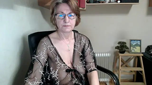 katemodel online show from 20, 4, 2026
