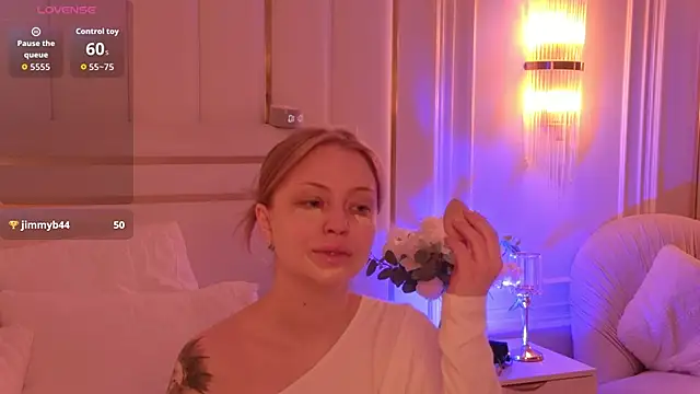 MollyHilton online show from 17, 3, 2026