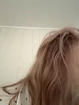 MollyHilton online show from 20, 4, 2026