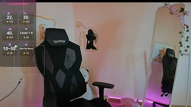 AliceeinWonderlanddd online show from 26, 4, 2026