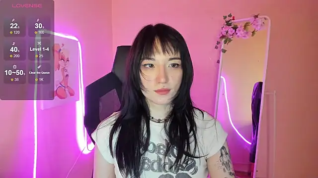 AliceeinWonderlanddd online show from 11, 6, 2026