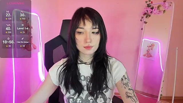 AliceeinWonderlanddd online show from 11, 6, 2026