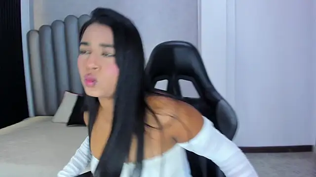 Shirleytaylor- online show from 23, 4, 2026