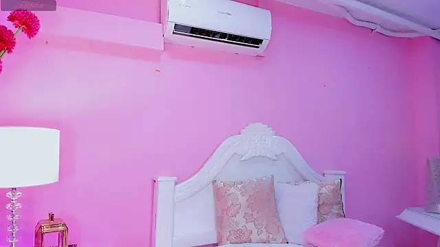 Maia Hotts online show from 21, 4, 2026