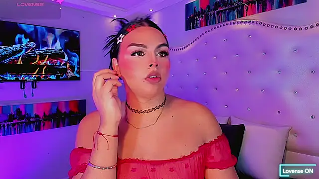 Maia Hotts online show from 25, 7, 2026