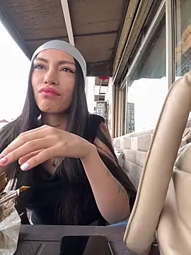 Bonny Eva online show from 11, 4, 2026