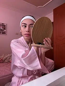 Bonny Eva online show from 26, 4, 2026