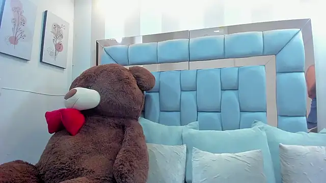 crystalstonee online show from 14, 2, 2026