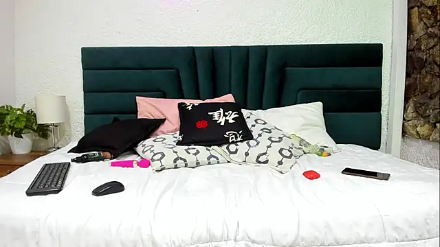 Dahliablack online show from 21, 3, 2026