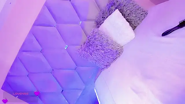 EmmaSweet23 online show from 11, 4, 2026