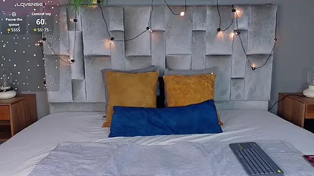 AnnieRouse   online show from 23, 4, 2026