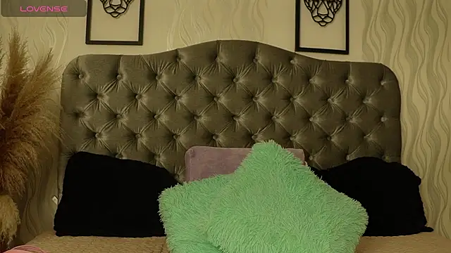 katt eyes  online show from 28, 4, 2026