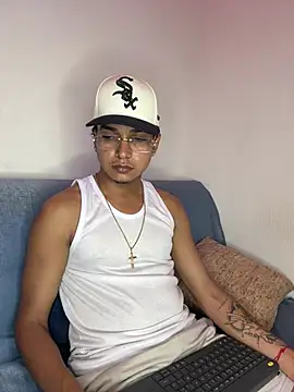 paulhot11 online show from 16, 4, 2026