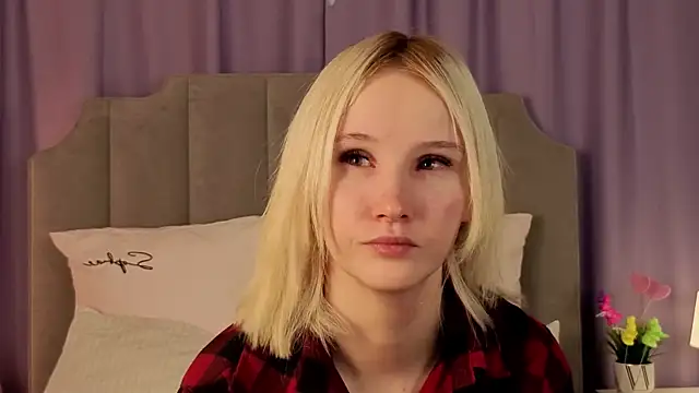 CrystalLili online show from 18, 4, 2026