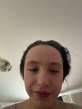 MiaTee online show from 4, 2, 2026