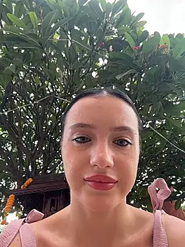 MiaTee online show from 29, 4, 2026