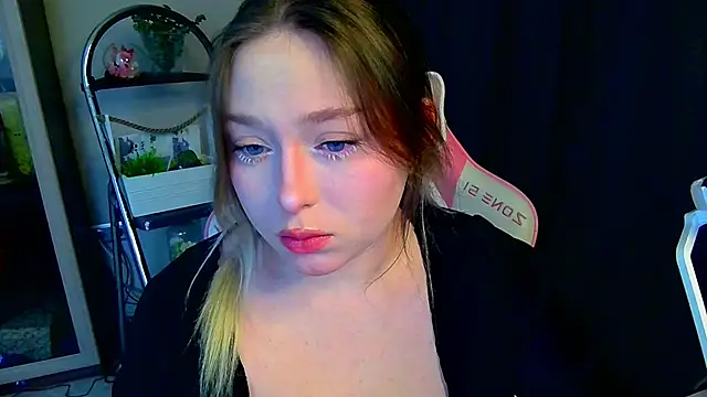 Emiliaaah online show from 13, 3, 2026