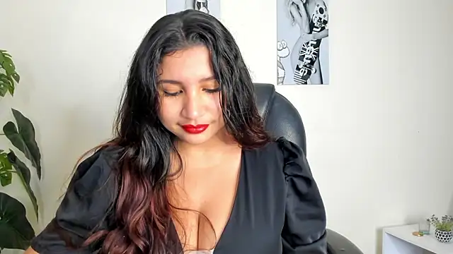 Snapshot of Victoria_Rosee chatting on 2, 2, 2026 Victoria Rosee online show from 2, 2, 2026