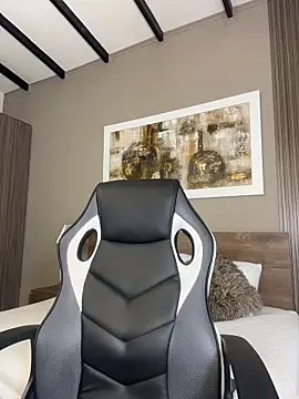 luci butterfly online show from 9, 3, 2026