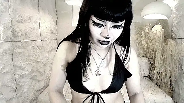 vampkitty r online show from 3, 2, 2026