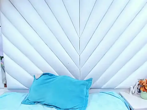 Lunaa Brunettee online show from 1, 2, 2026