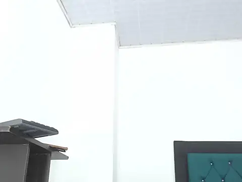 hotboyluxe online show from 22, 4, 2026