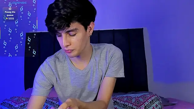 axxxel twink online show from 28, 4, 2026