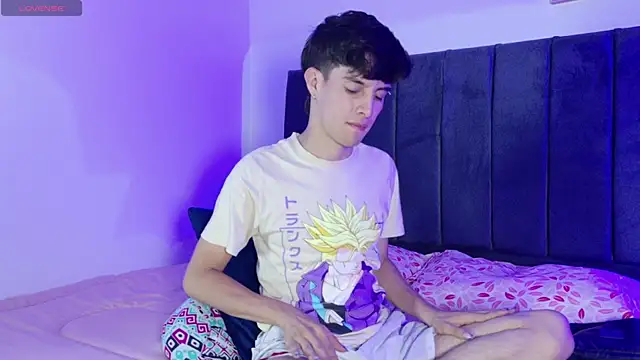Snapshot of axxxel_twink chatting on 12, 5, 2026 axxxel twink online show from 12, 5, 2026