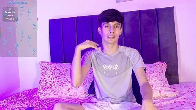 Snapshot of axxxel_twink chatting on 25, 5, 2026 axxxel twink online show from 25, 5, 2026