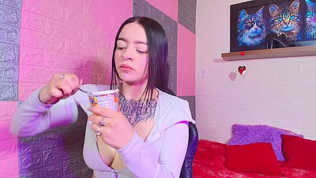 alanna Love02 online show from 27, 2, 2026