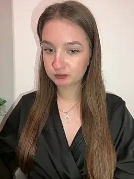 Green eyes lady online show from 7, 5, 2026