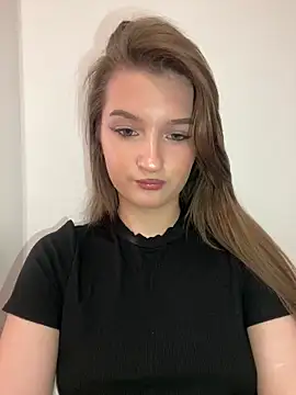Green eyes lady online show from 8, 5, 2026