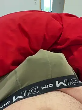 petitsexe52 online show from 6, 3, 2026