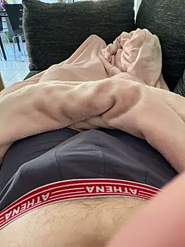 petitsexe52 online show from 12, 3, 2026