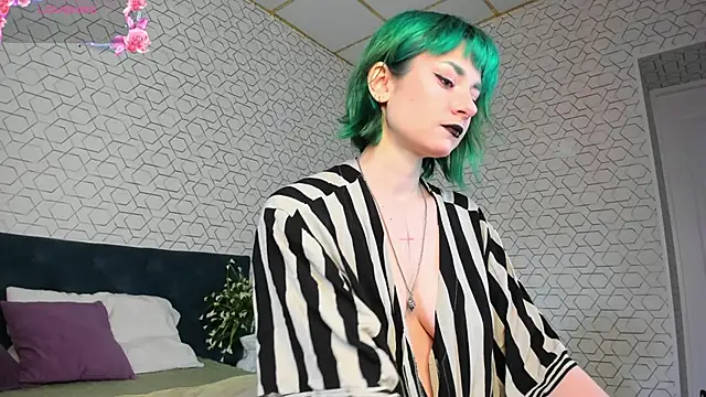 Scarle Whisper online show from 18, 5, 2026